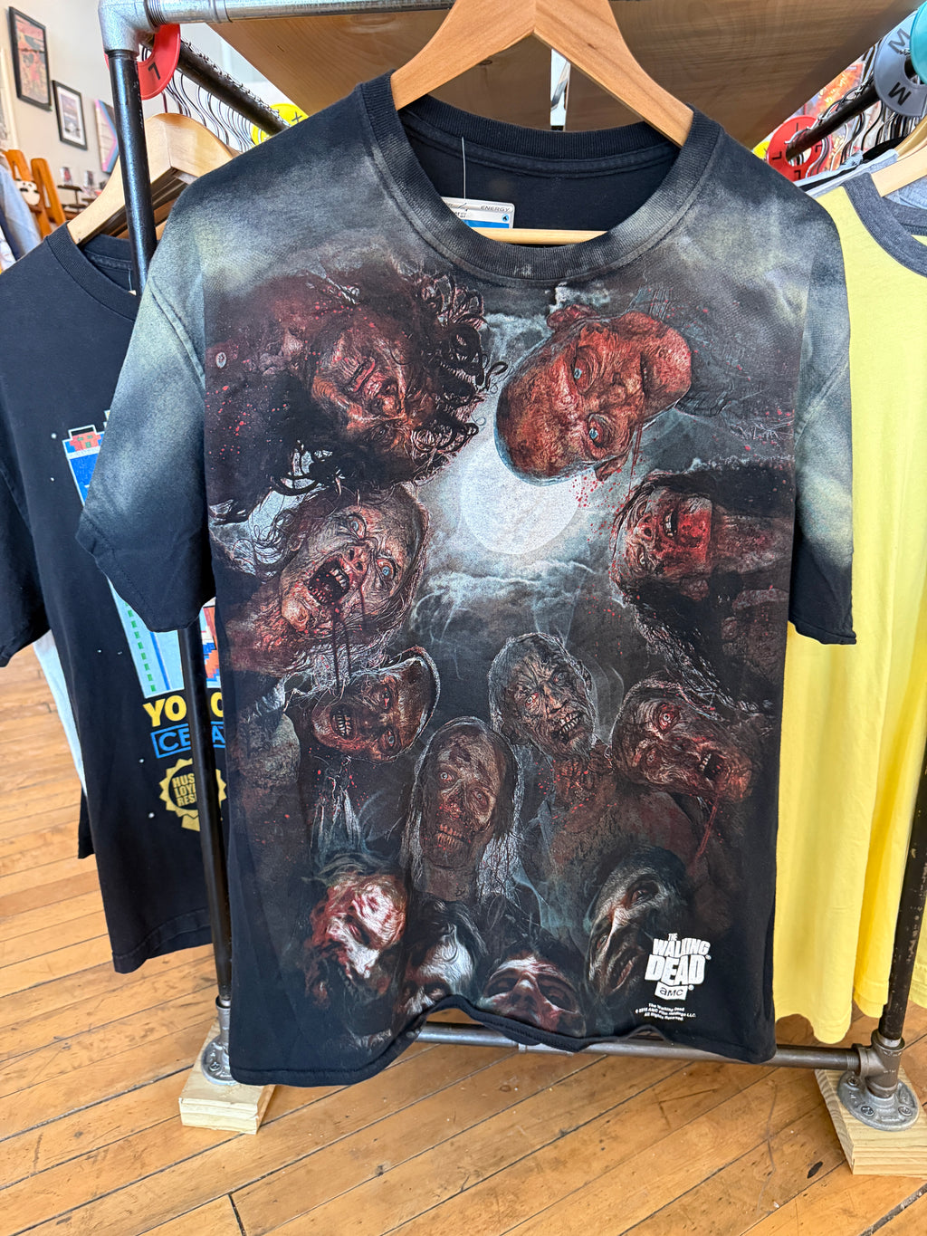 Walking Dead Graphic Tee | size L