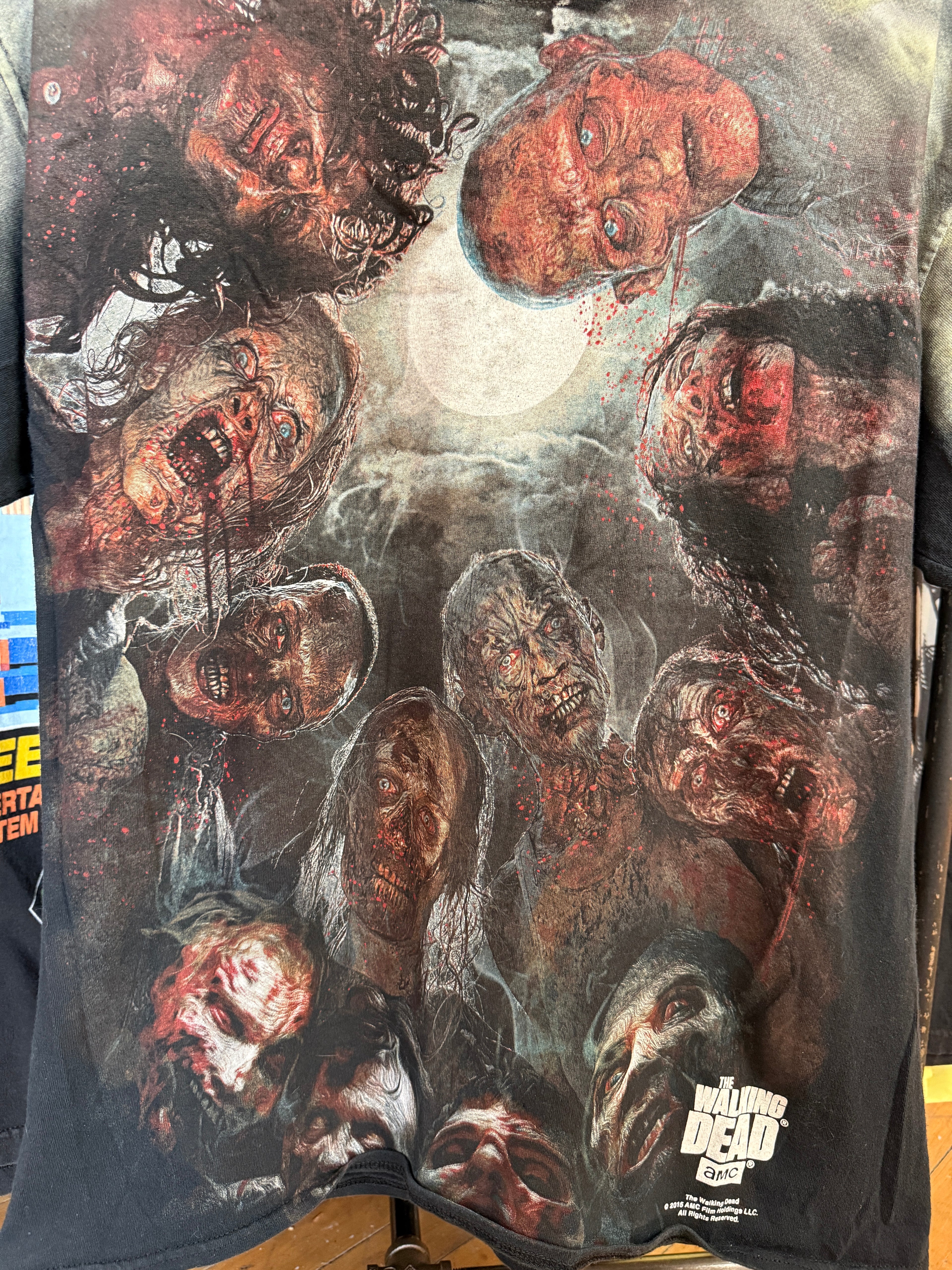 Walking Dead Graphic Tee | size L