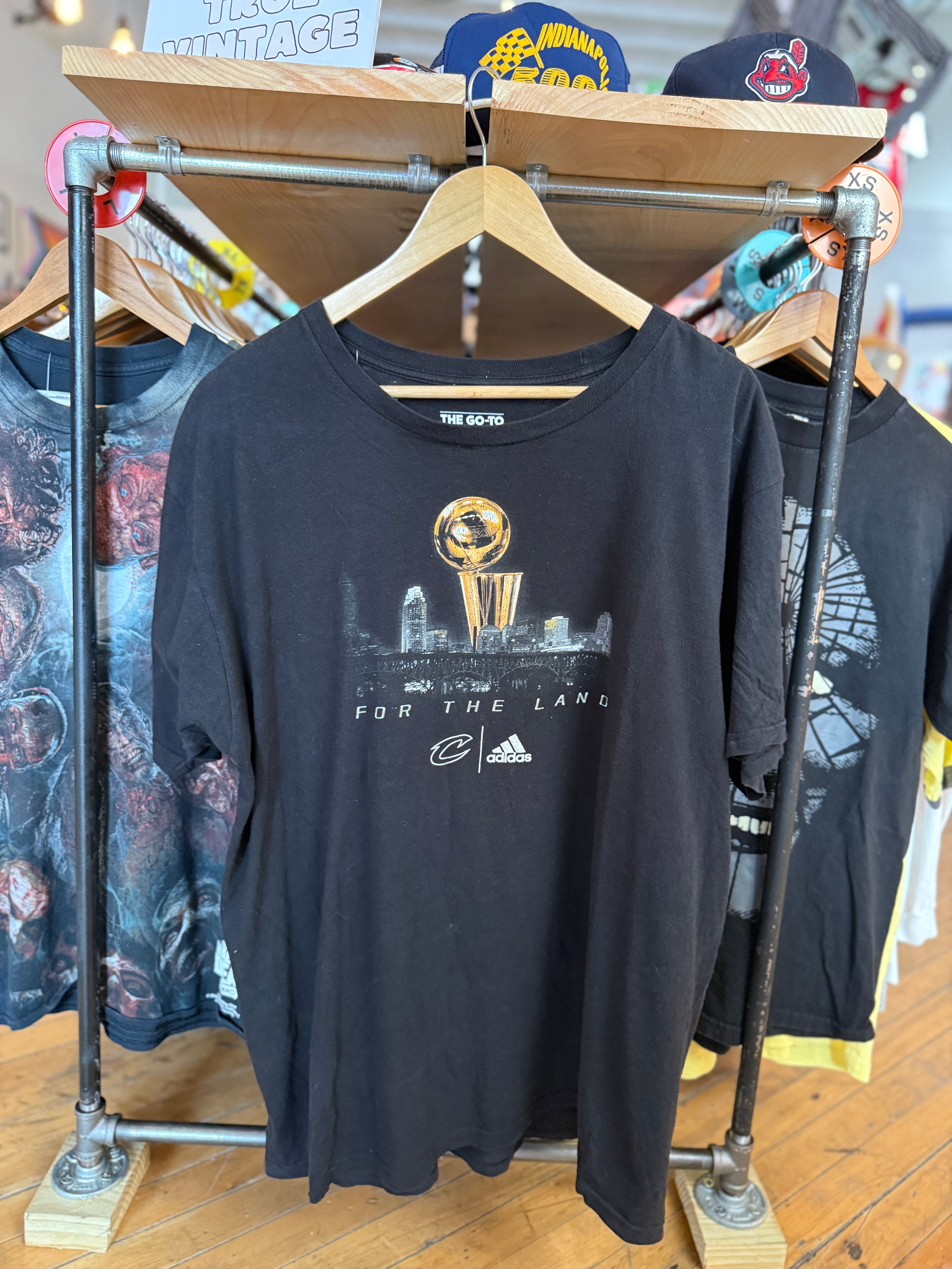 Cleveland Cavaliers FOR THE LAND 2016 Championship Tee | size XL