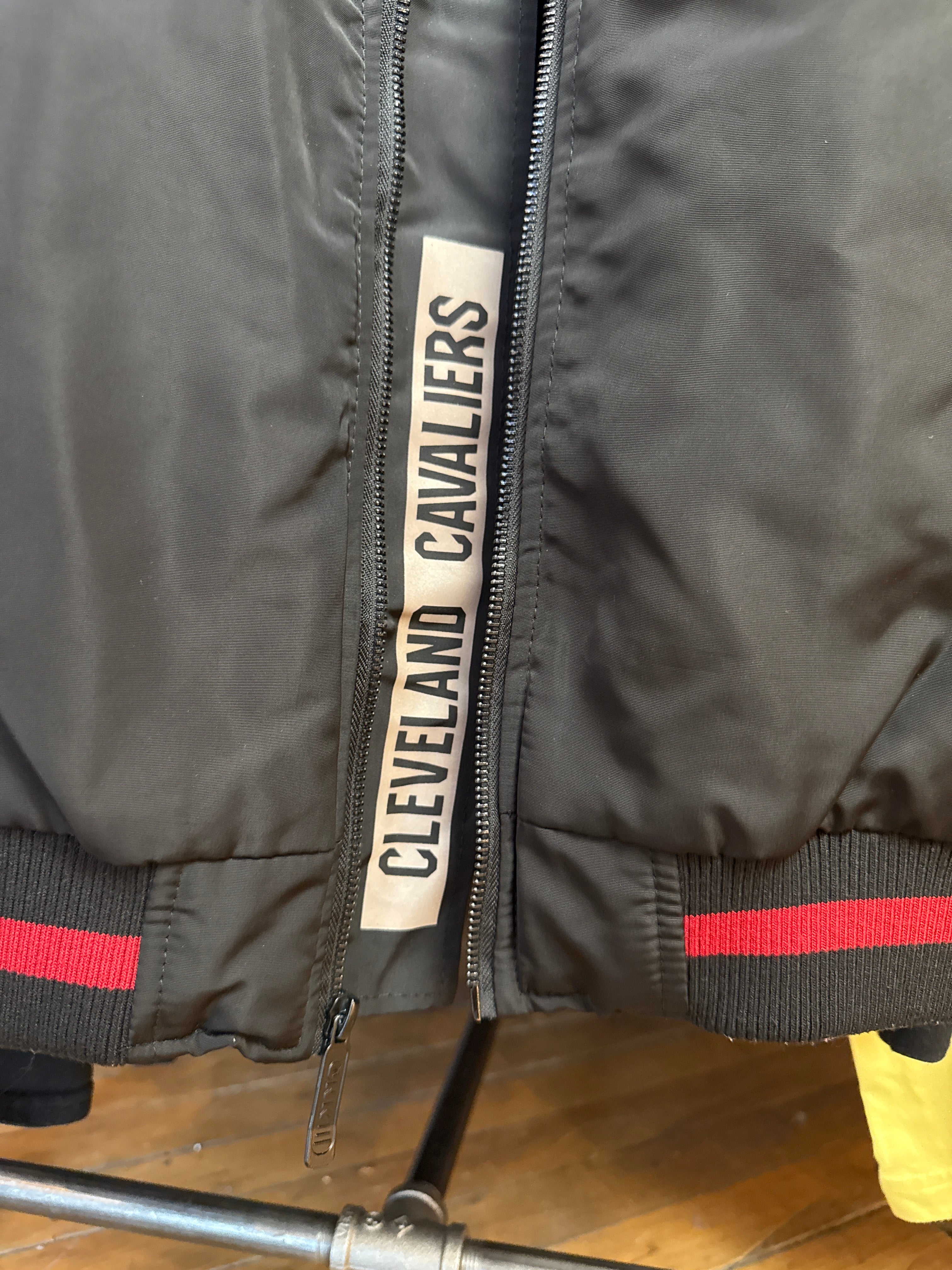 Cleveland Cavaliers NBA black bomber jacket | size S