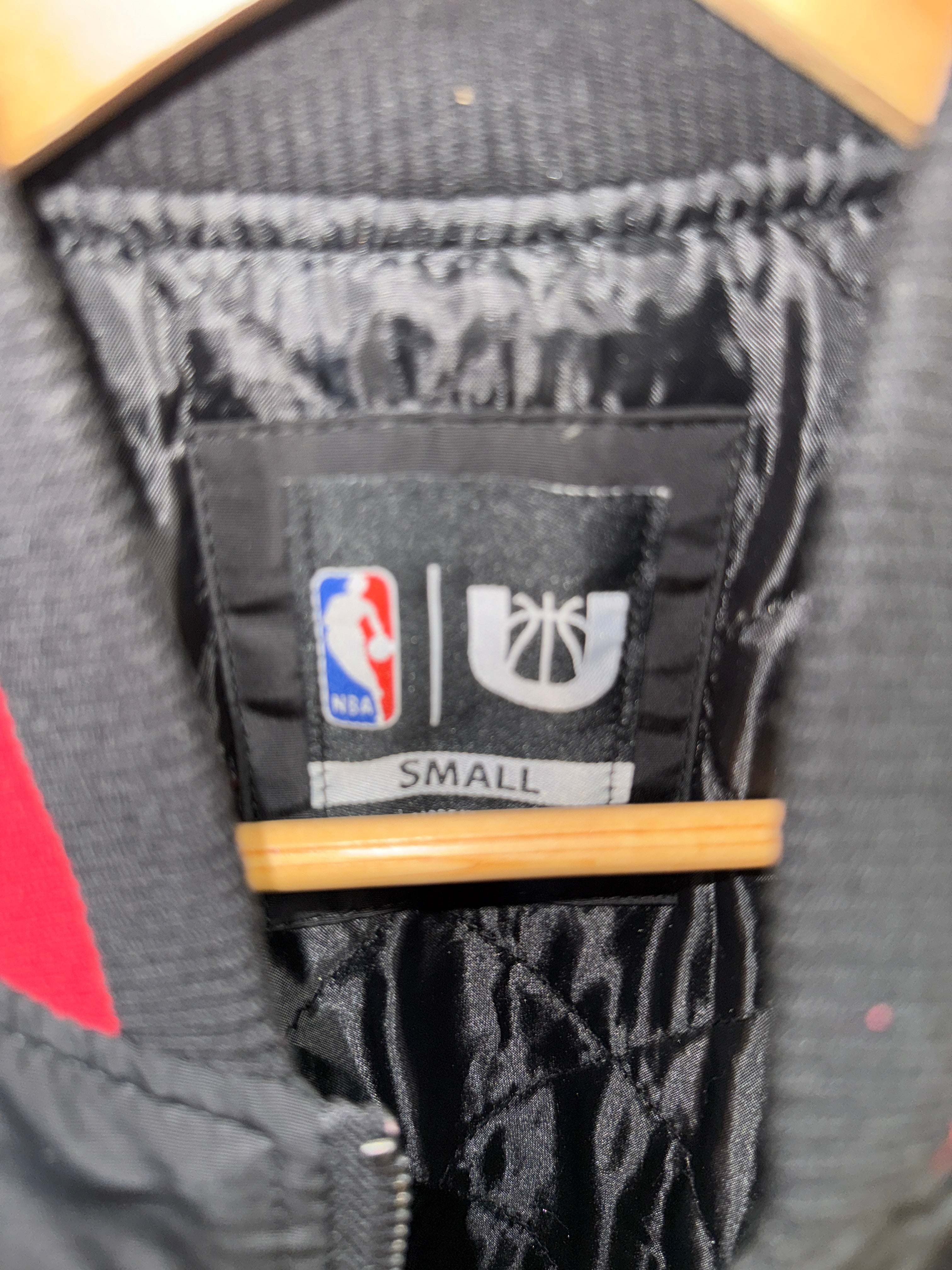 Cleveland Cavaliers NBA black bomber jacket | size S