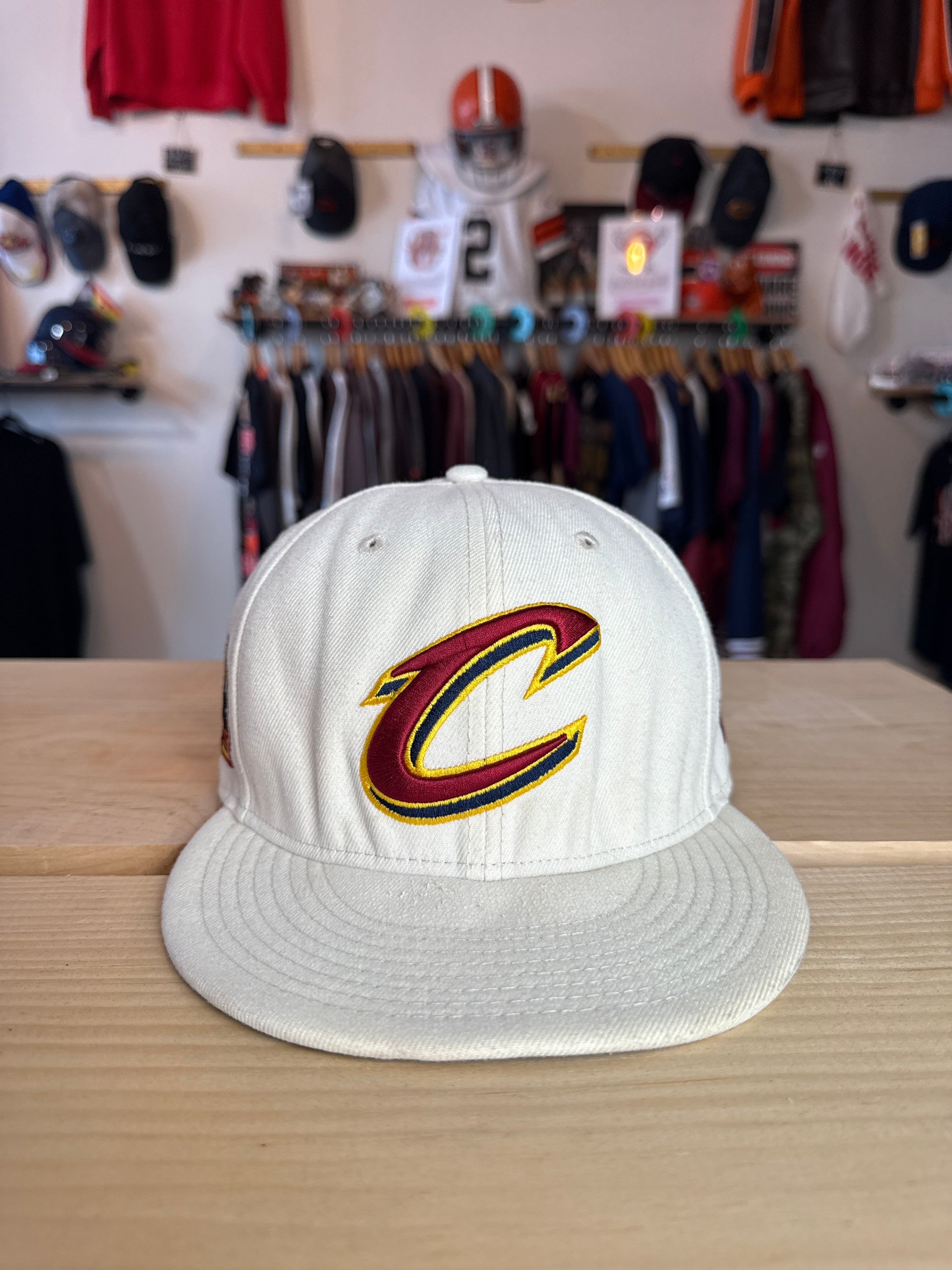 Cleveland Cavaliers White Snapback New Era | size 7 5/8
